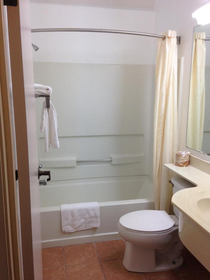 Hotel 6-olathe, Ks Olathe